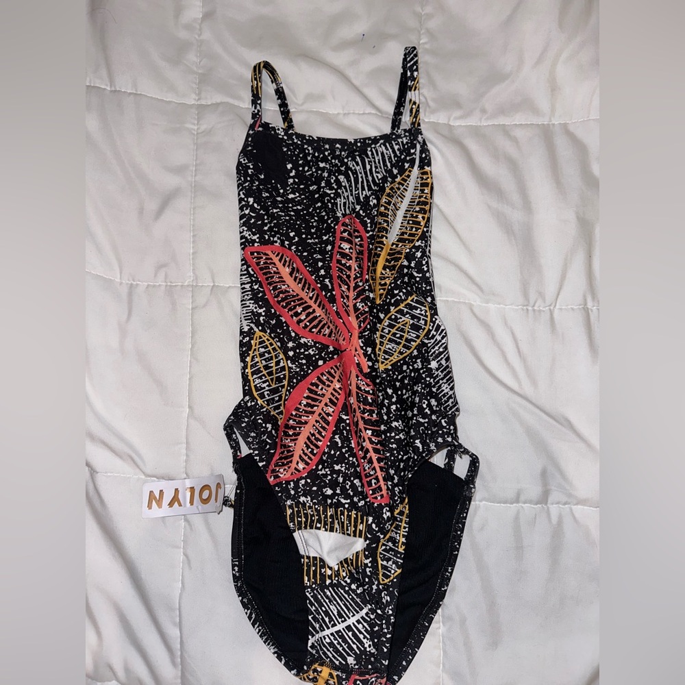 Jolyn Gavin 2 tie-back, 26 NWT